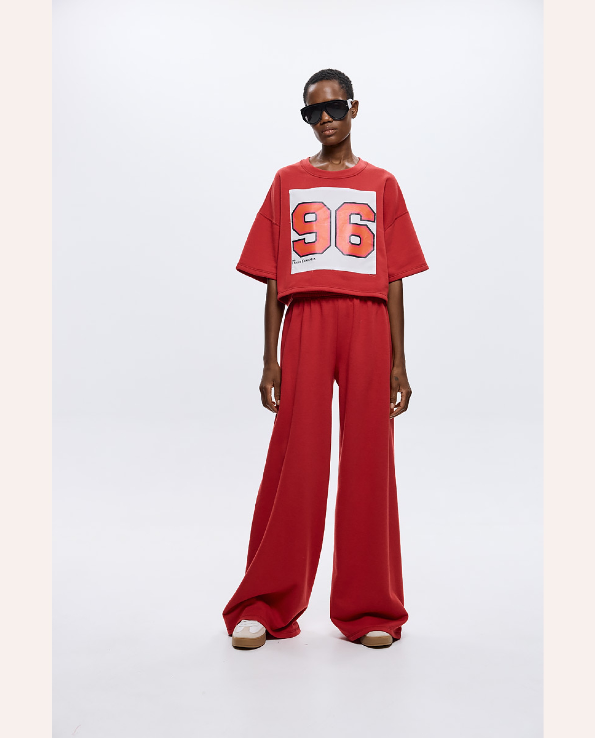 Est.96 Oversize Crop Sweatshirt – Red/Black - Image 3