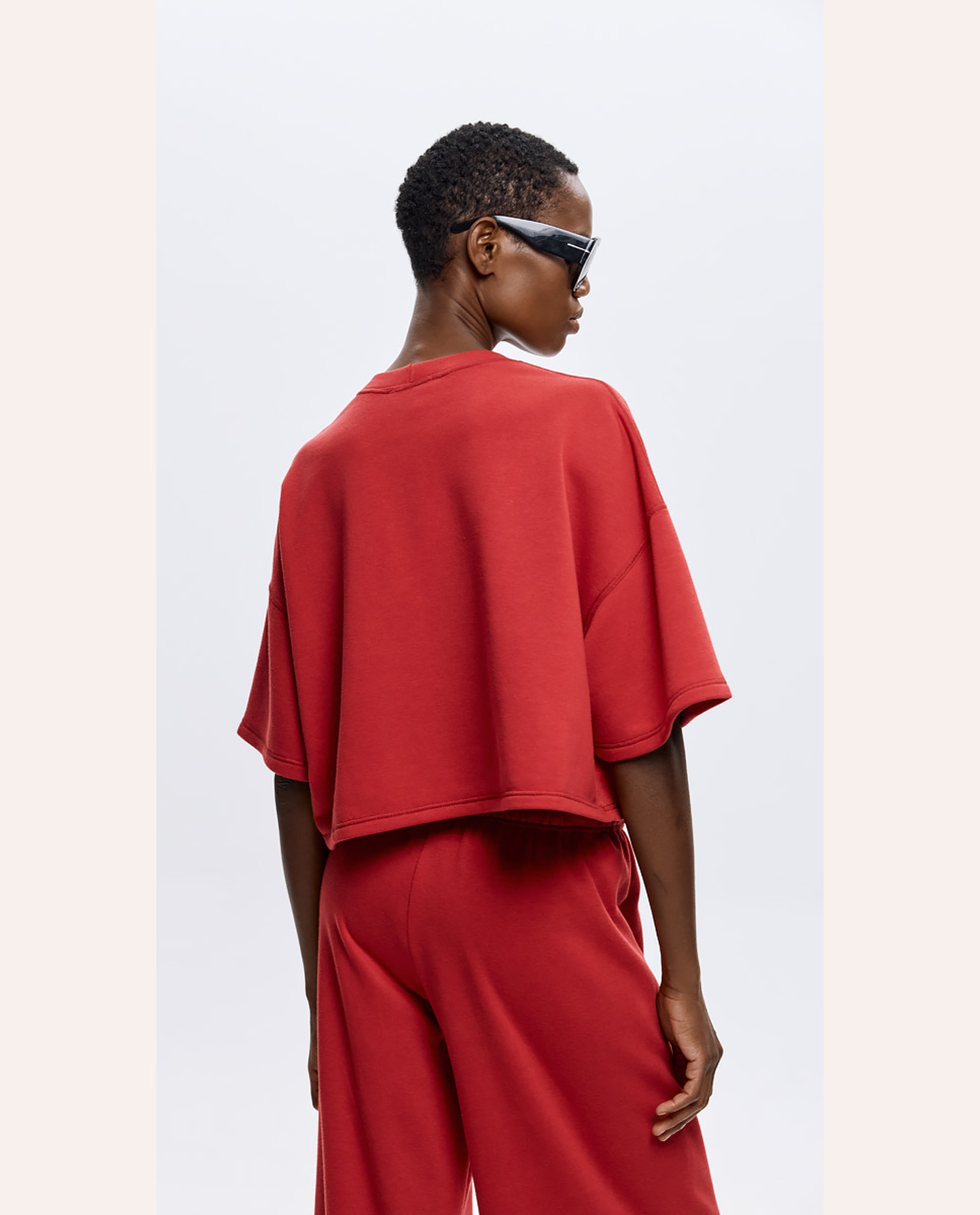 Est.96 Oversize Crop Sweatshirt – Red/Black - Image 4