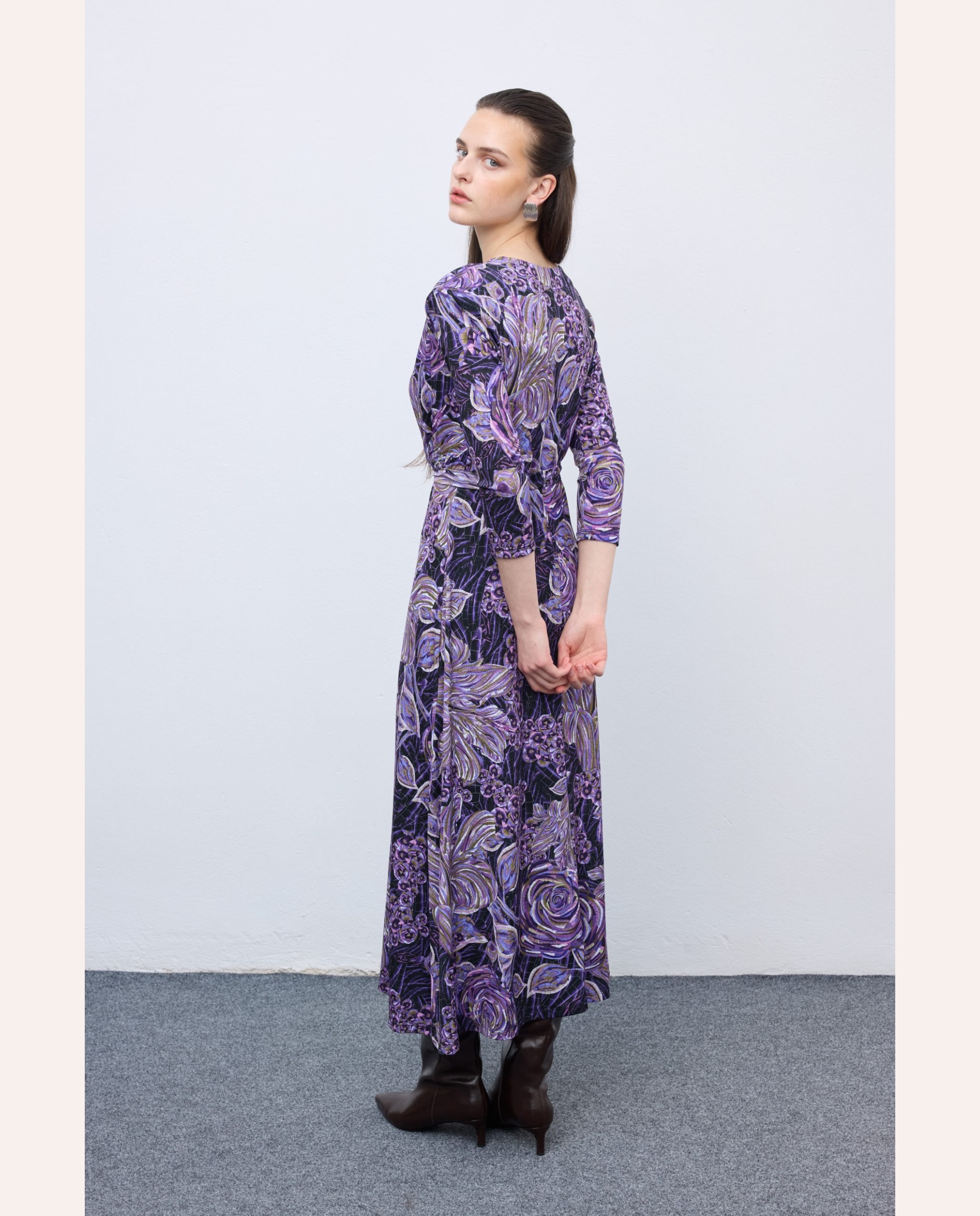 Mosaic Anthesis Midi Dress – Mauve - Image 5
