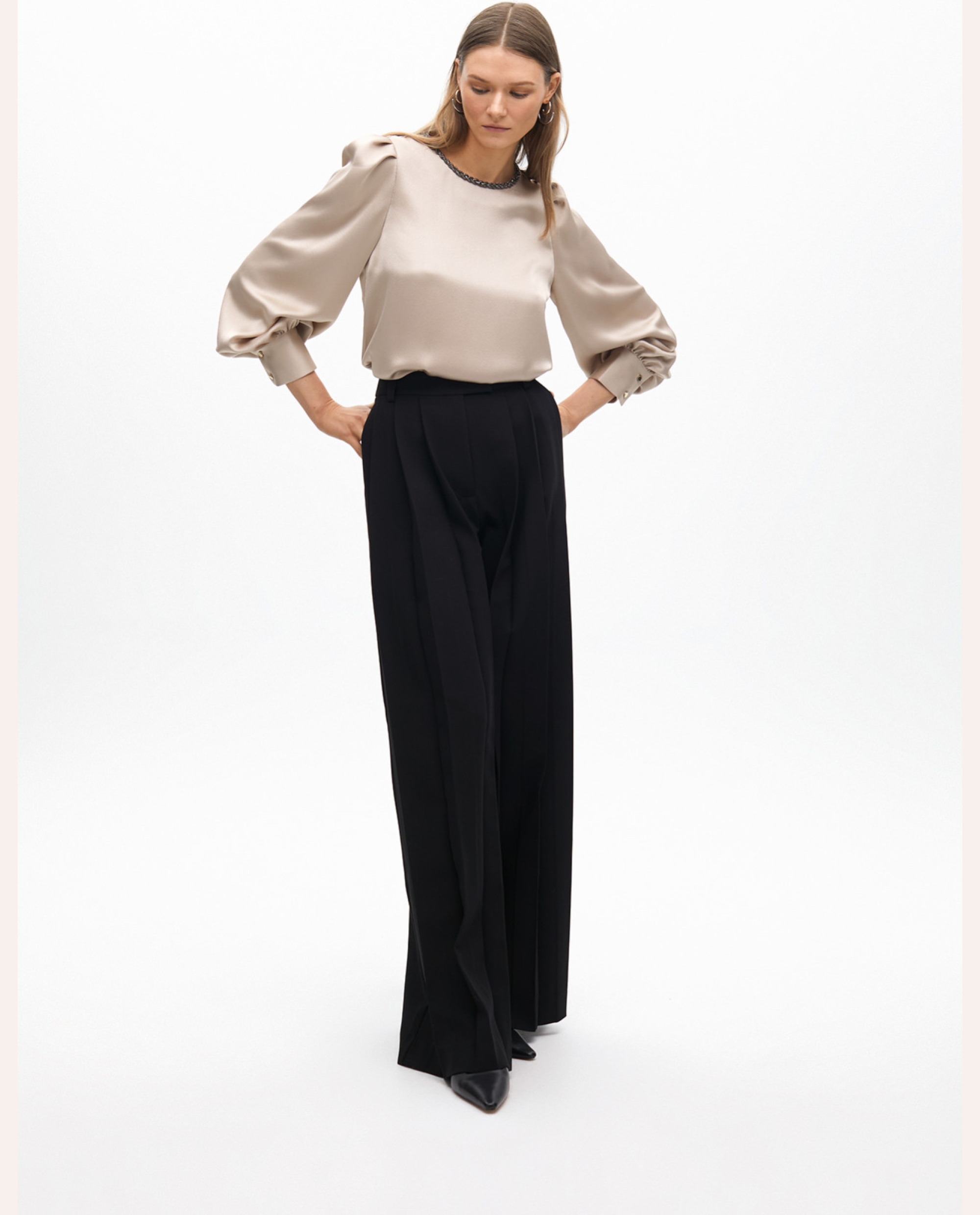 Blouse with Jewel - Pearl - Image 4